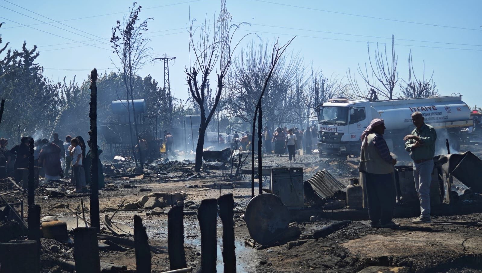 adanada iscilerin cadirlari yandi pEEjj97l