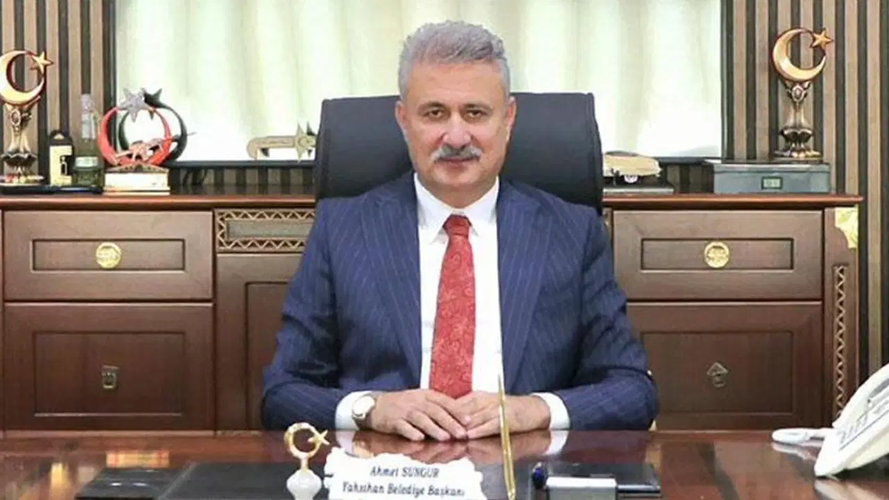 gozaltina alinmisti akpli yahsihan belediye baskani ahmet sungur adliyeye sevk edildi 4CCmKPSk