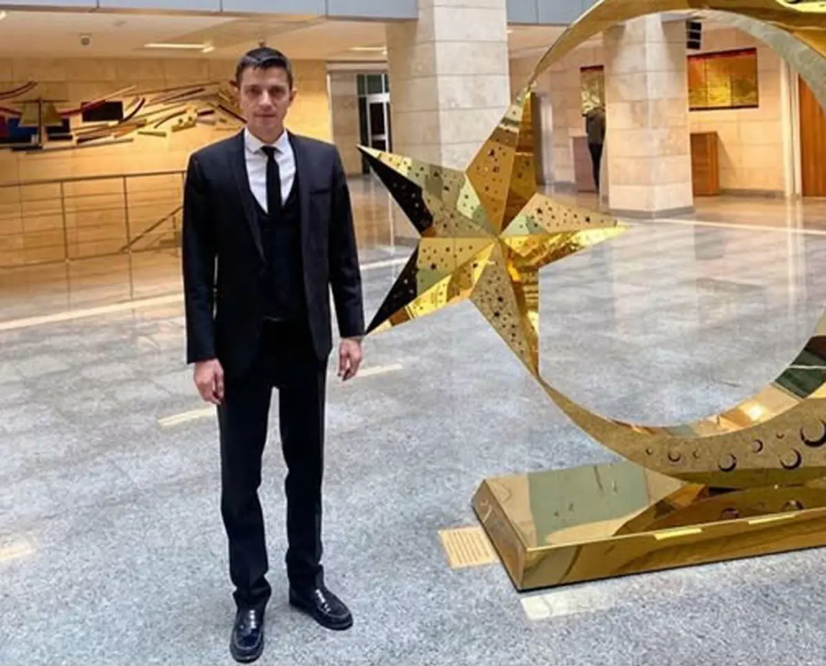 balkon kapisindan iceri girerken esige takilip basini yere carpan avukat oldu ZBJdtUZu