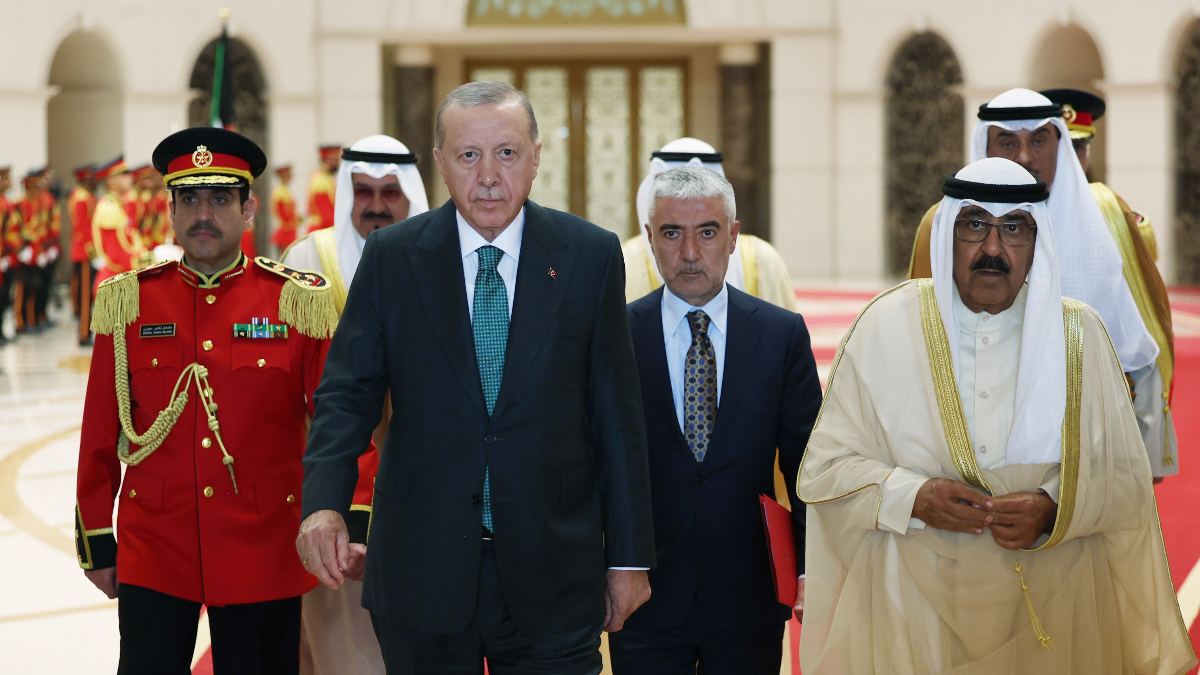 cumhurbaskani erdogan kuveytte resmi torenle karsilandi 6Br3S9Xt.jpg