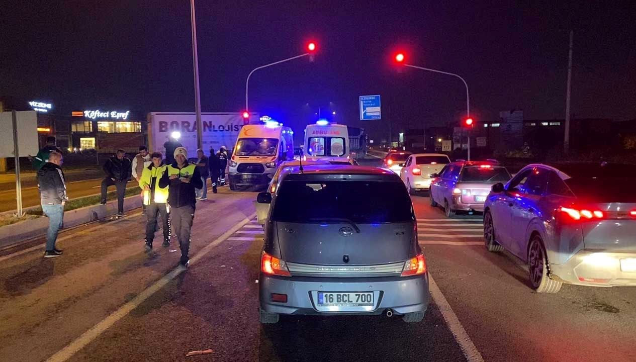 kirmizi isikta zincirleme kaza 2si cocuk 5 yarali jFFaKD8F.jpg