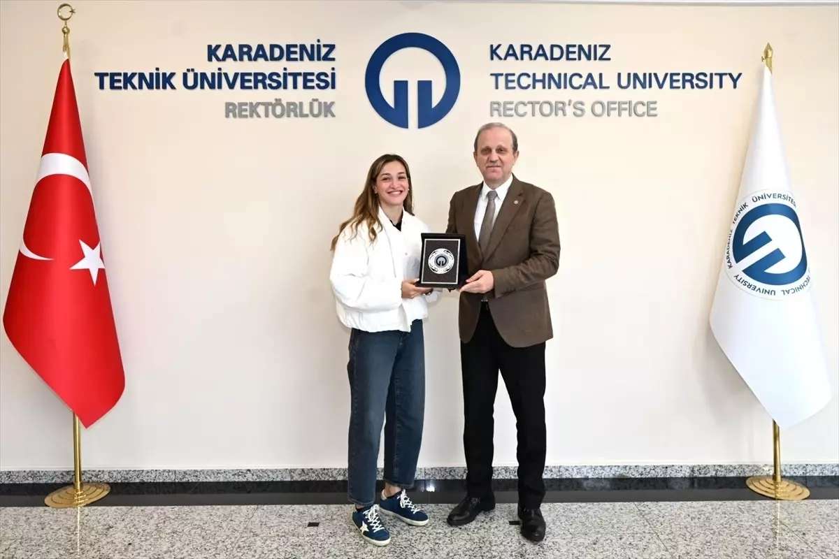 milli boksor buse naz cakiroglundan ktu rektorune ziyaret zLDxknuV.jpg