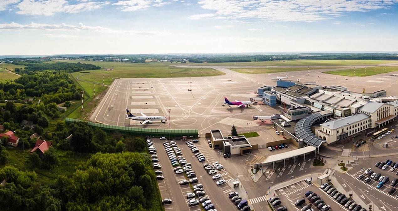 ucuslar iptal edilmisti dev havalimani hava trafigine yeniden acildi wO4kWjNO