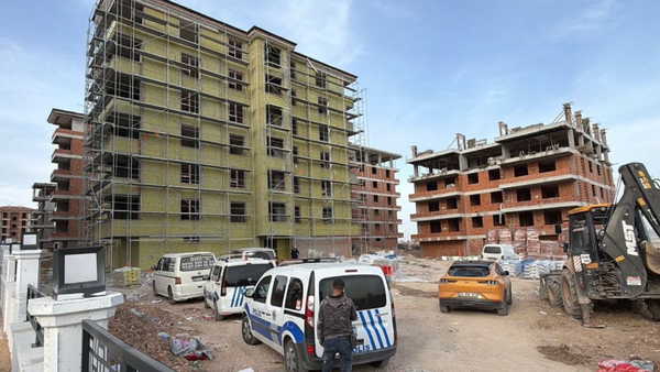 İnşaatta Düşme Olayı: 48 Yaşındaki İşçi Hayatını Kaybetti