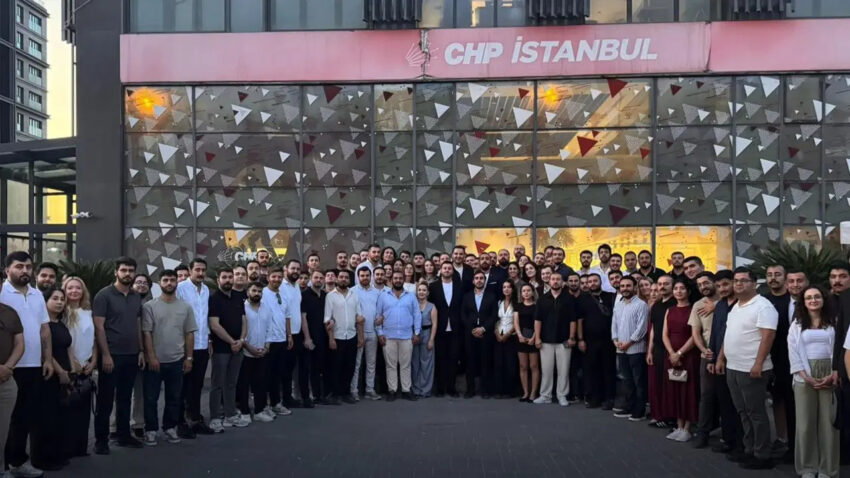 Chp istanbul genclik kollarinin tamami yeni partiye gecti tjIwcRXa