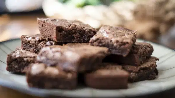 Cikolata krizlerine en masum cozum unsuz ve sekersiz fit brownie ESczMlel