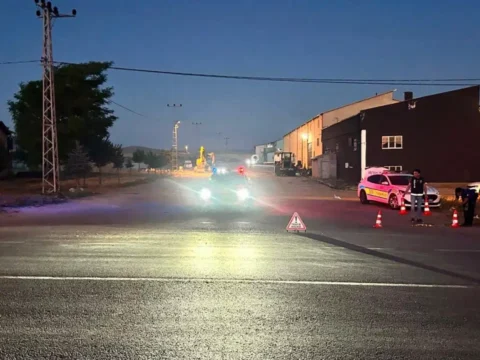 Kazadan kacmaya calisirken polis ve yurttaslarin uzerine surdu olu ve yaralilar var zuBkatAr